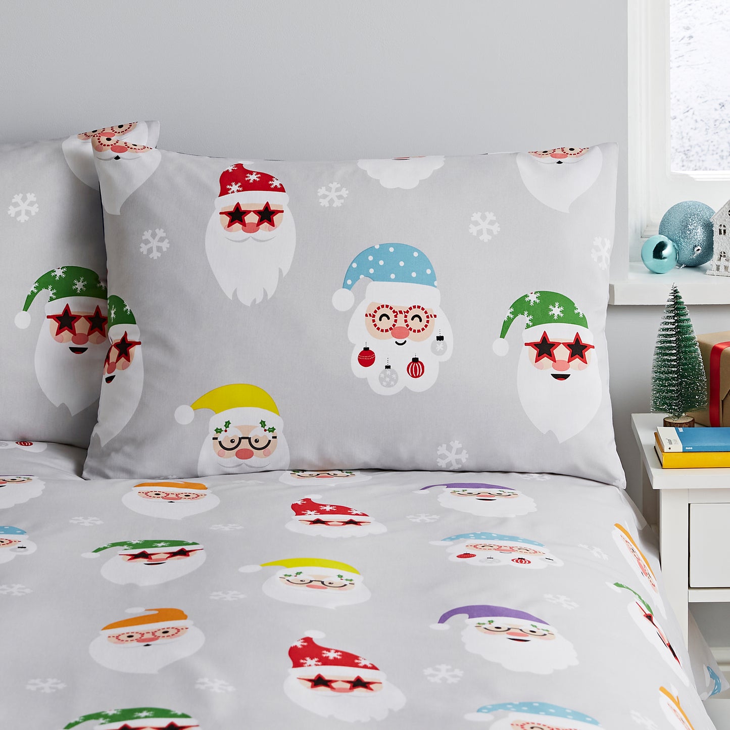 Christmas Santa Spec-Tacular Reversible Duvet Cover Set in Grey