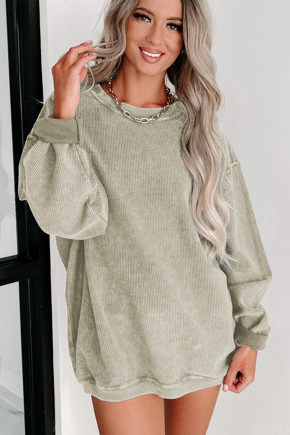 Solid Ribbed Round Neck Pullover Sweatshirt