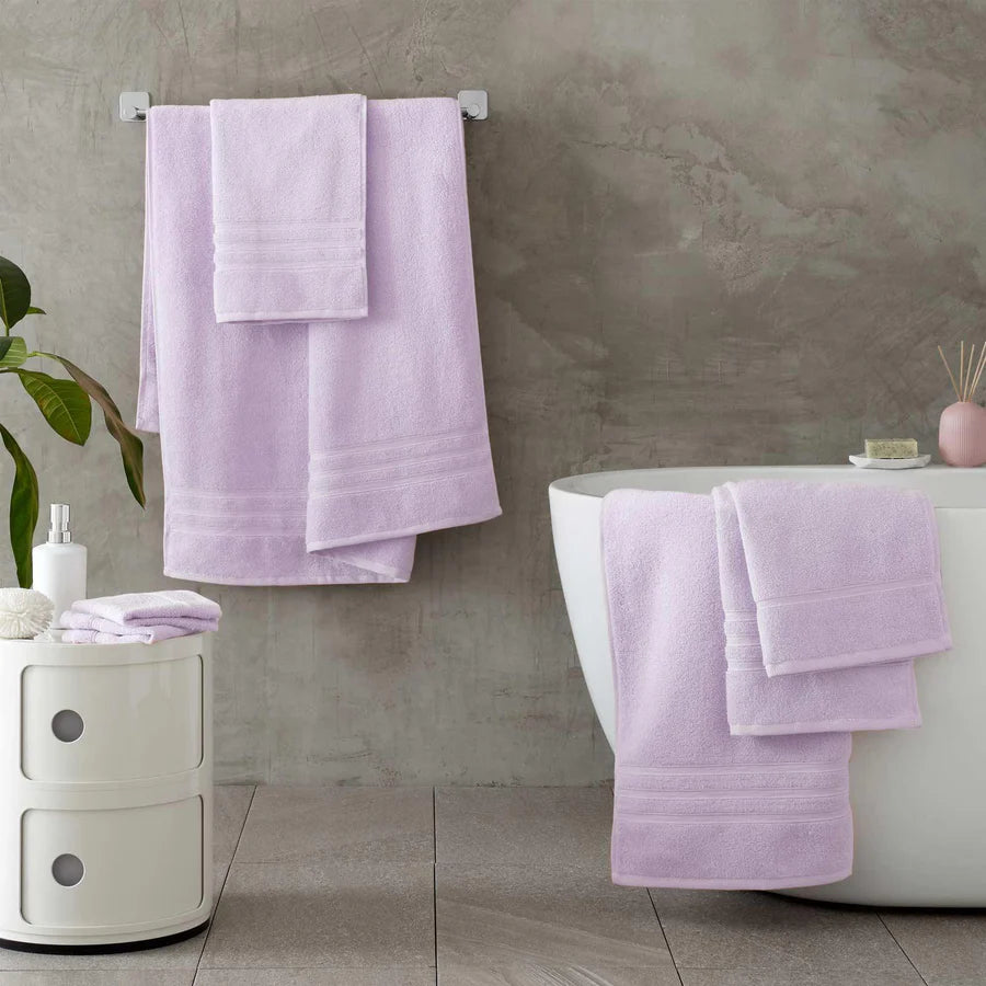 Zero Twist Bath Sheet Pair in Lilac by Catherine Lansfield