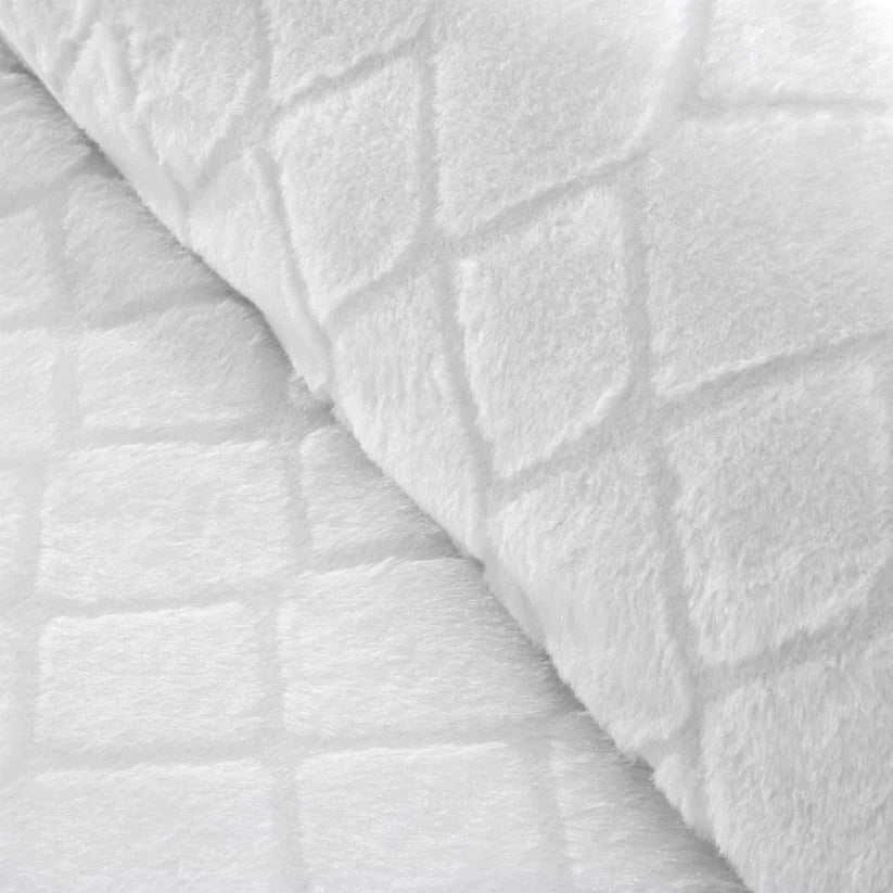 Cosy Diamond Faux Fur White Duvet Cover Set by Catherine Lansfield