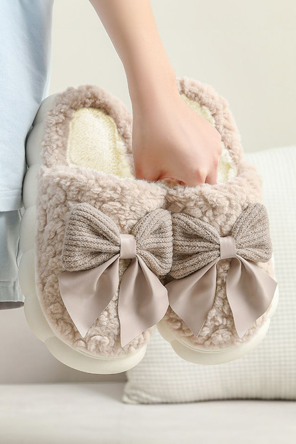 Bowknot Applique Plush Winter Slippers