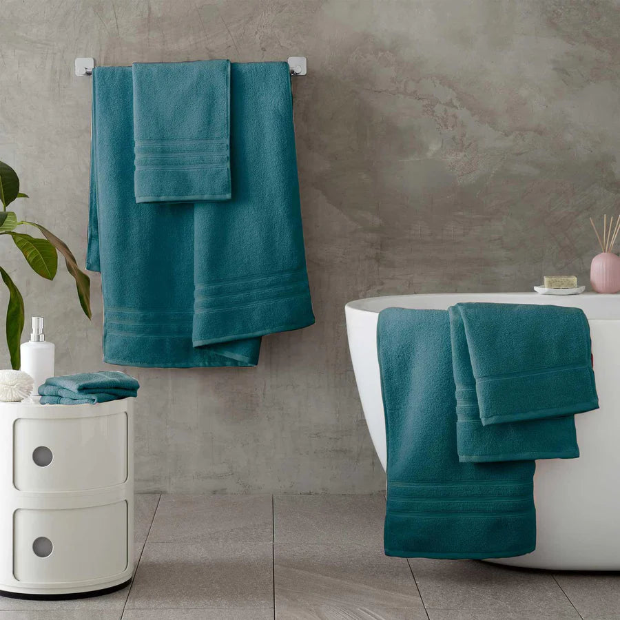 Zero Twist Bath Sheet Pair in Teal by Catherine Lansfield