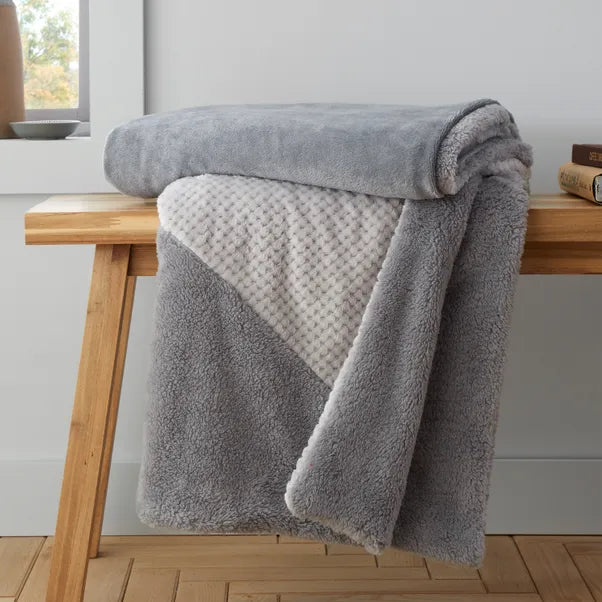 Cosy Larsson Geo Fleece Blanket Throw in Natural by Catherine Lansfield