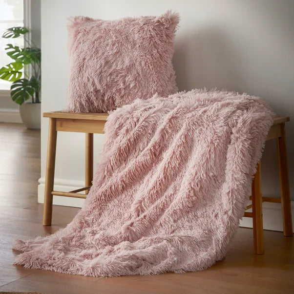 Cuddly Deep Pile Throw in Blush by Catherine Lansfield