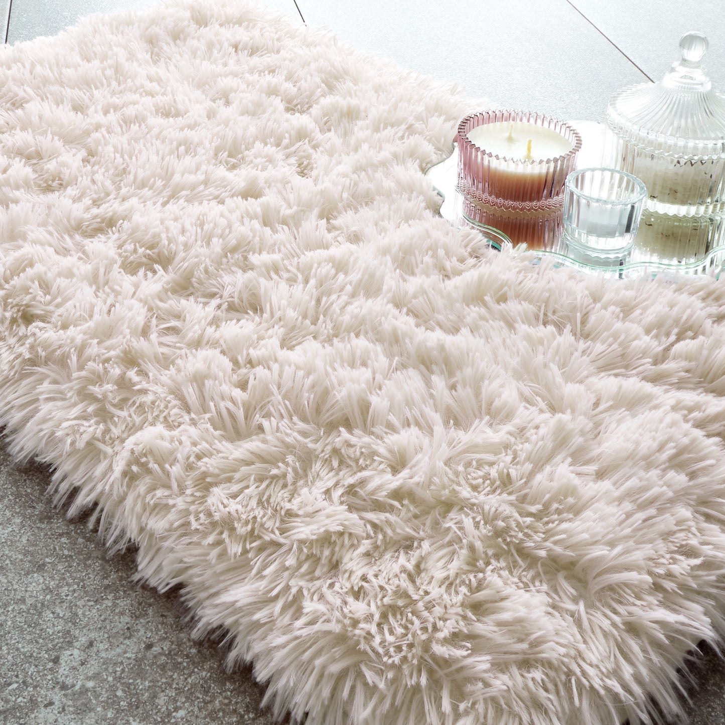 Catherine Lansfield Cuddly Super Soft Fluffy Bath Mat in Cream