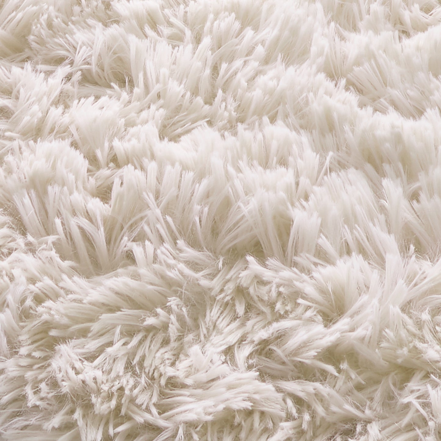 Catherine Lansfield Cuddly Super Soft Fluffy Bath Mat in Cream