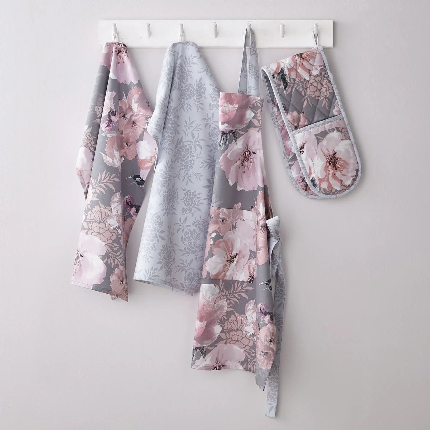 Dramatic Floral Double Oven Gloves