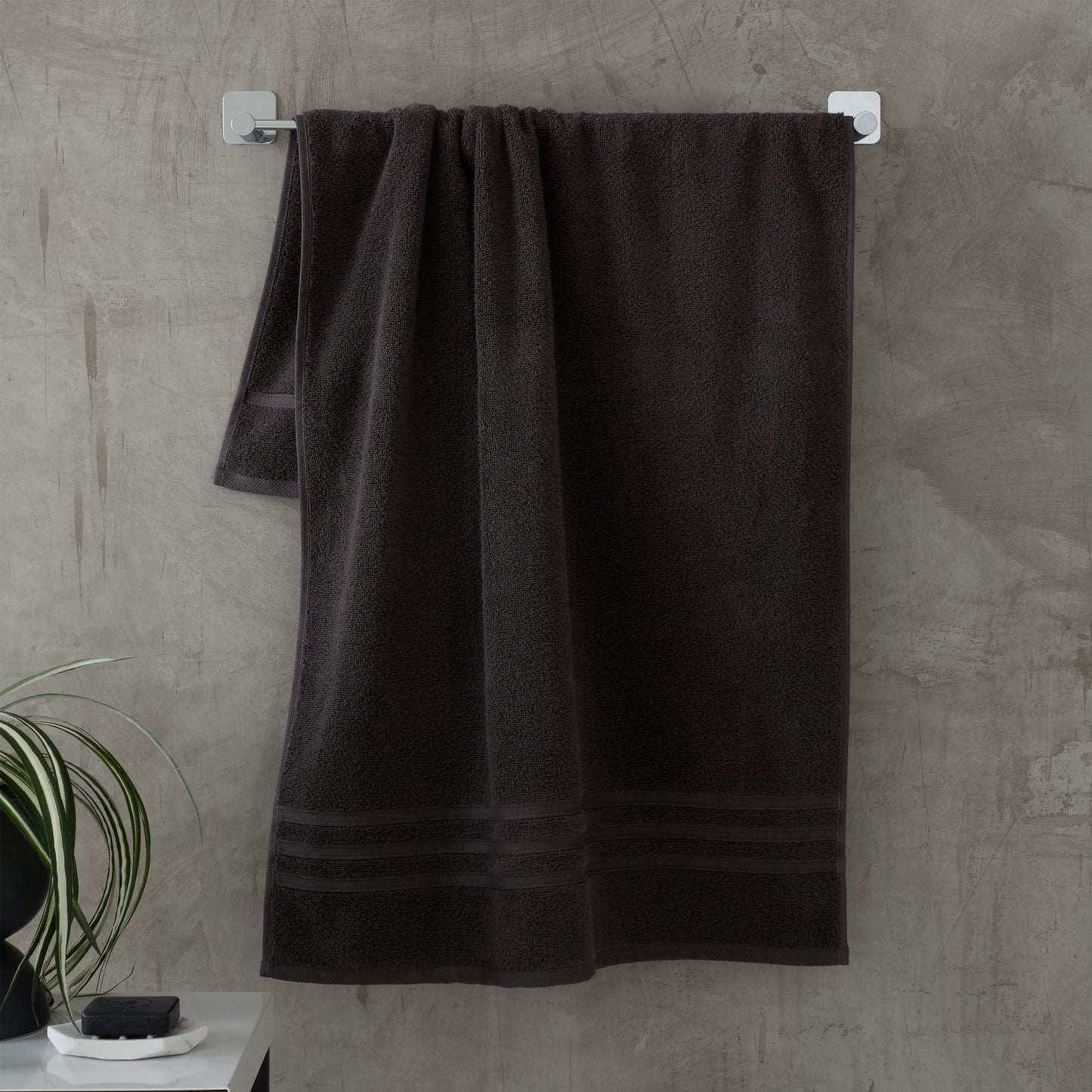 Zero Twist Bath Sheet Pair in Charcoal by Catherine Lansfield