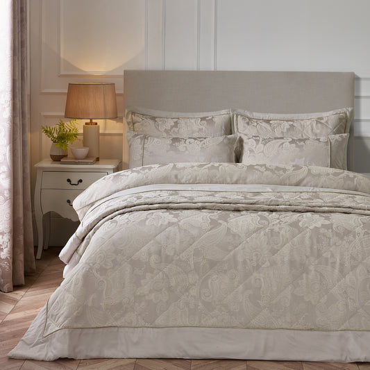 Opulent Jacquard Bedspread in Champagne Gold by Catherine Lansfield