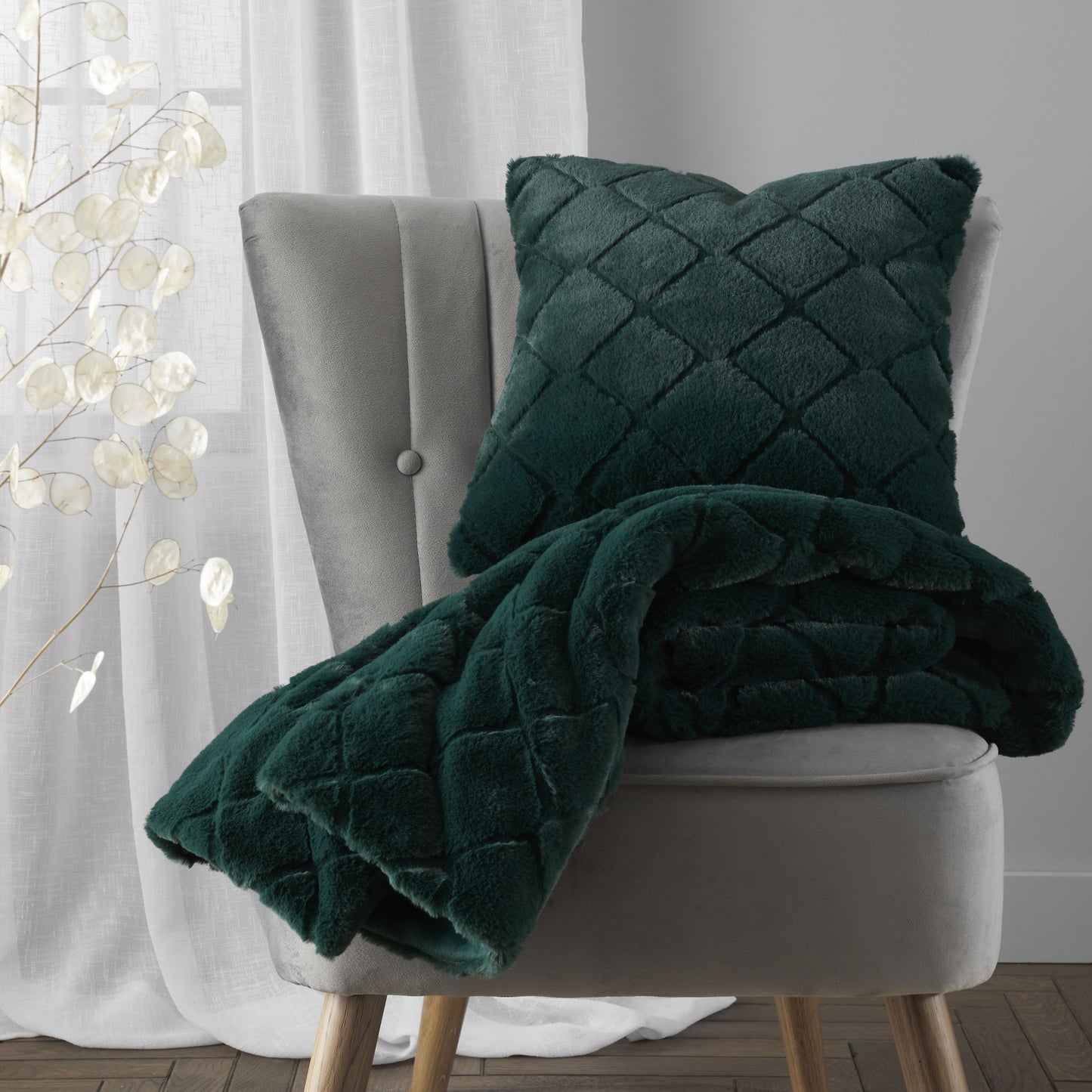 Cosy Diamond Faux Fur Soft Blanket Throw in Bottle Green by Catherine Lansfield