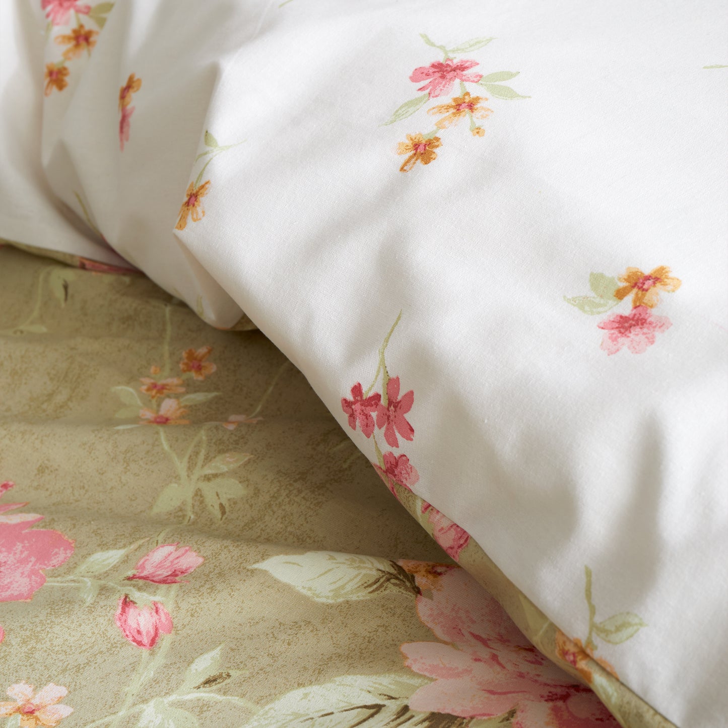 Penelope Floral Reversible Duvet Cover Set in Green - Bridgerton By Catherine Lansfield