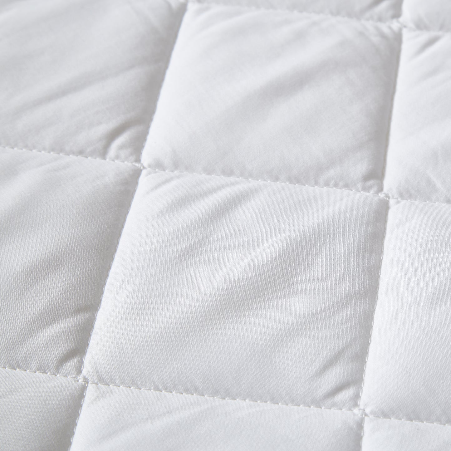 Bianca Temperature Controlling TENCEL™ Lyocell Mattress Protector in White