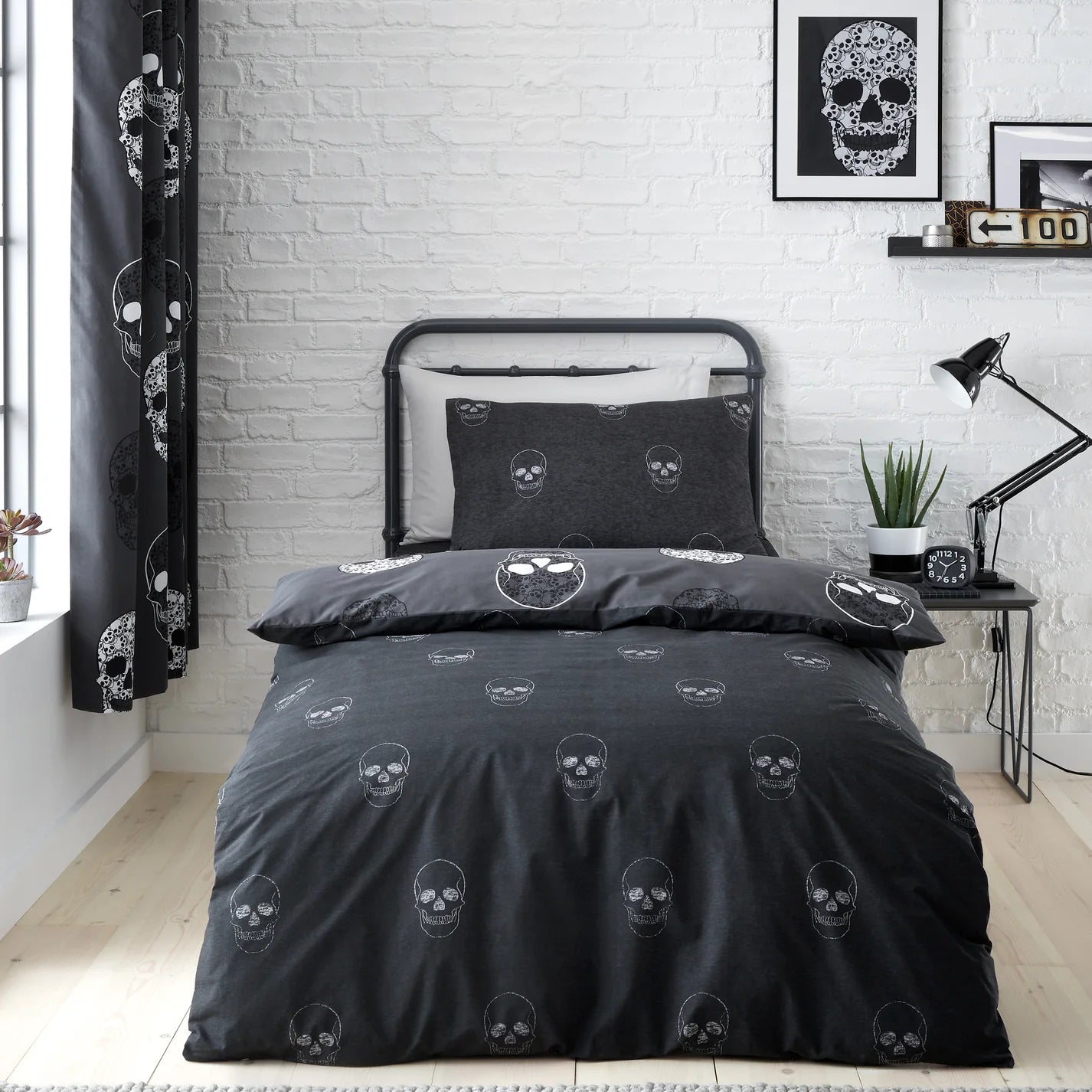 Skulls Duvet Cover Set by Catherine Lansfield Kids