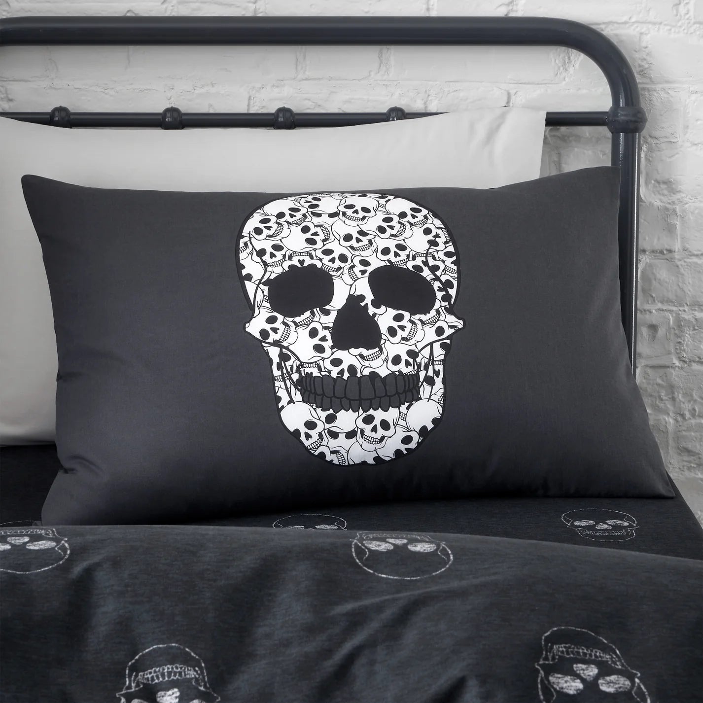 Skulls Duvet Cover Set by Catherine Lansfield Kids