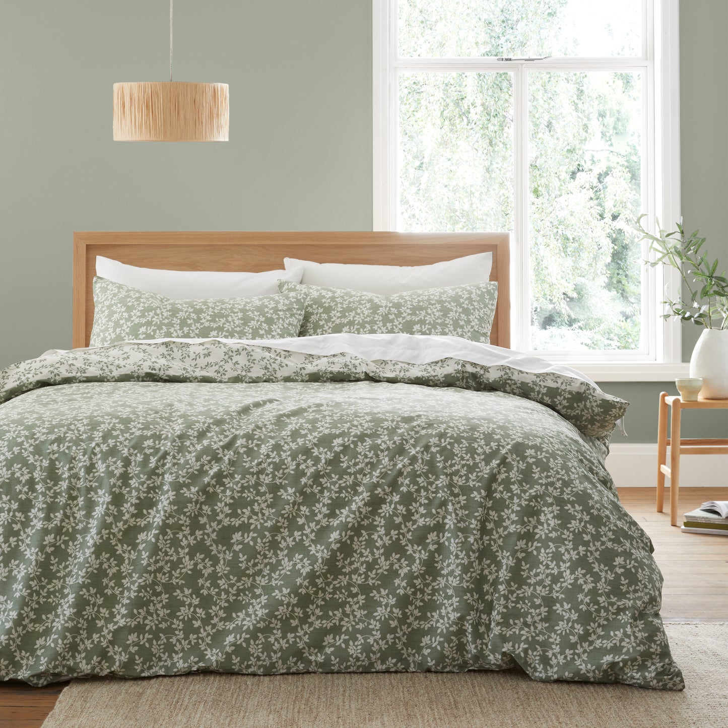 Shadow Leaves 200 Thread Count Cotton Reversible Duvet Cover Set in Green by Bianca