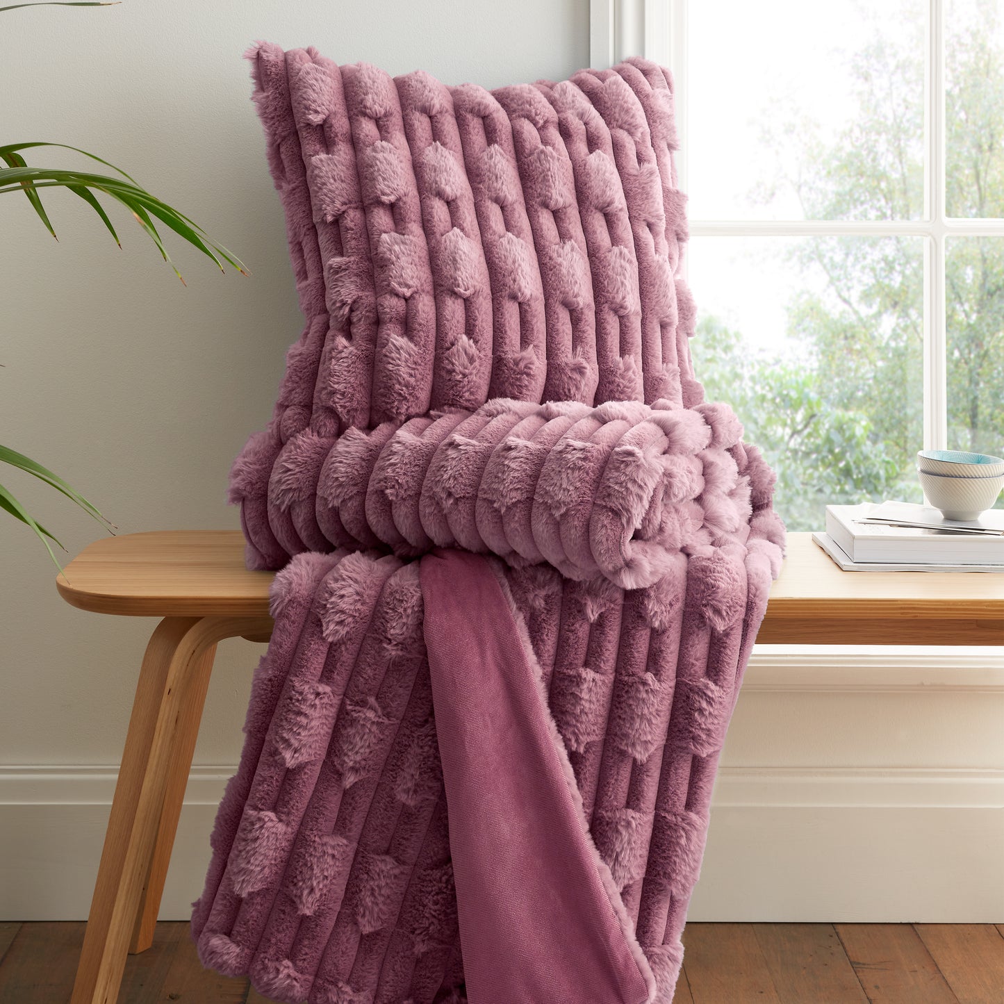 Bianca So Soft Carved Faux Fur 150 x 200cm Blanket Throw in Pink