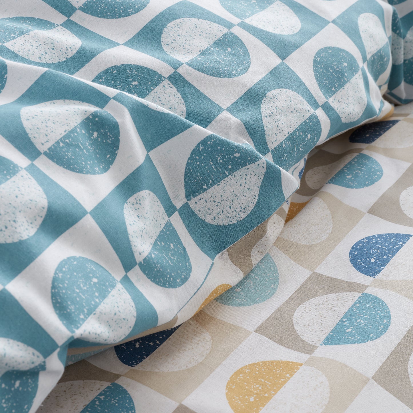 Hans Retro Spot Duvet Cover Set by Bianca