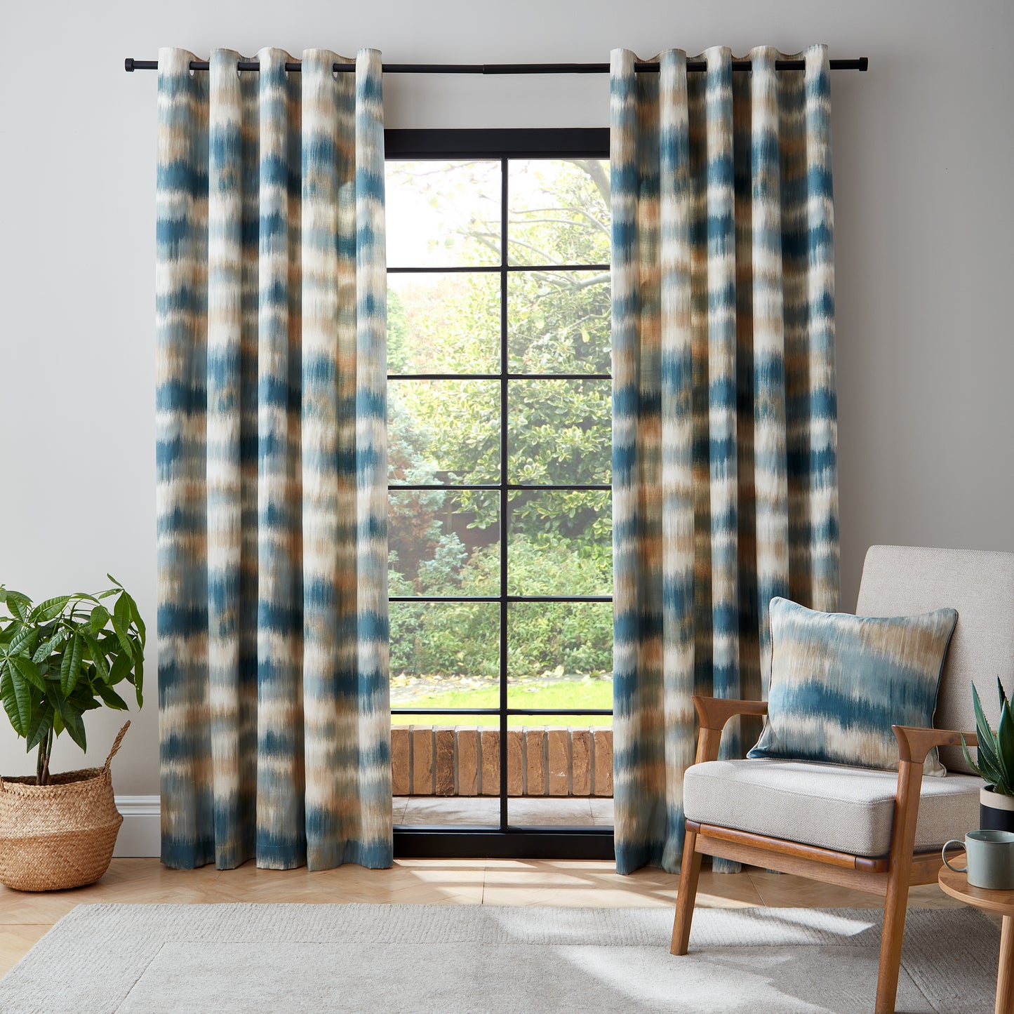 Ombre Texture Thermal Eyelet Curtains in Teal by Catherine Lansfield