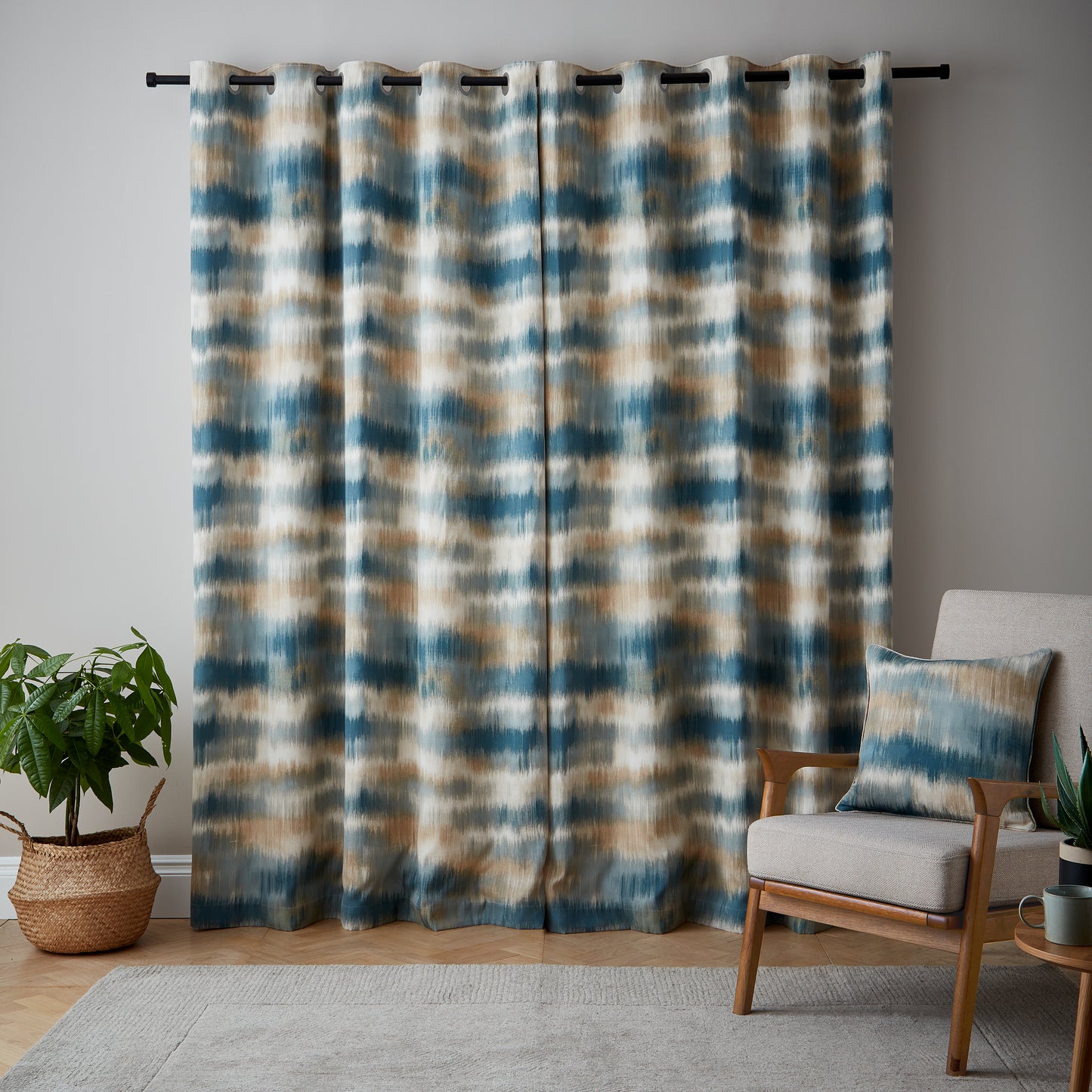 Ombre Texture Thermal Eyelet Curtains in Teal by Catherine Lansfield