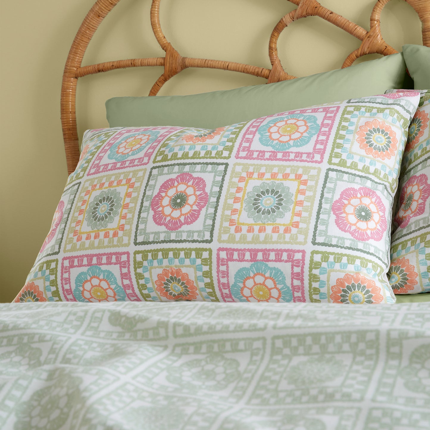 Crochet Print Duvet Cover Set by Catherine Lansfield