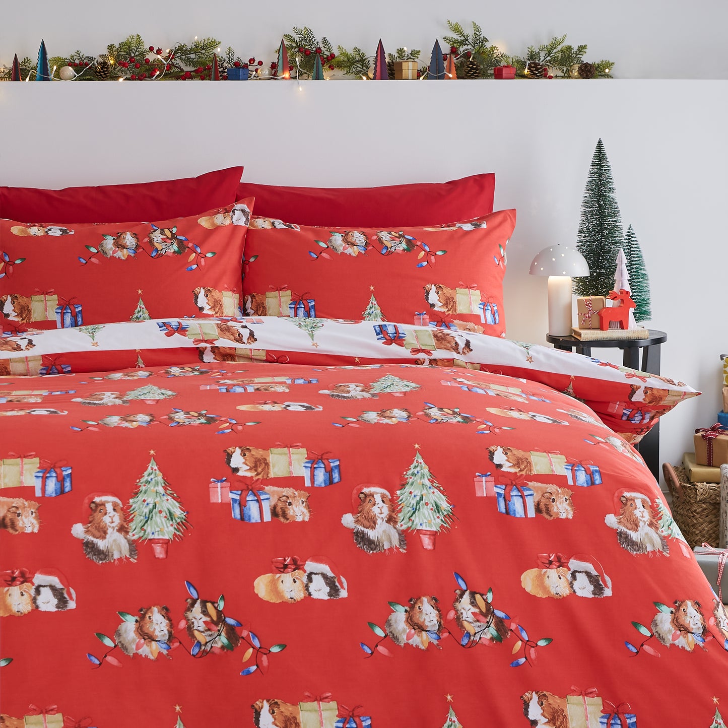 Christmas Guineapig Reversible Duvet Cover Set in White by Catherine Lansfield