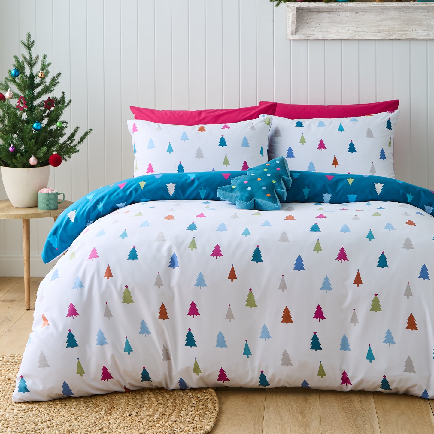 Christmas Tree Soft Microfibre Reversible Duvet Cover Set in White by Catherine Lansfield