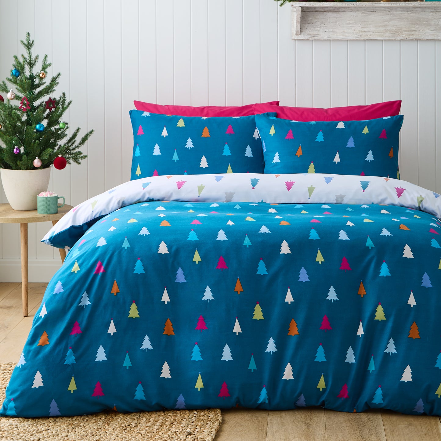 Christmas Tree Soft Microfibre Reversible Duvet Cover Set in White by Catherine Lansfield