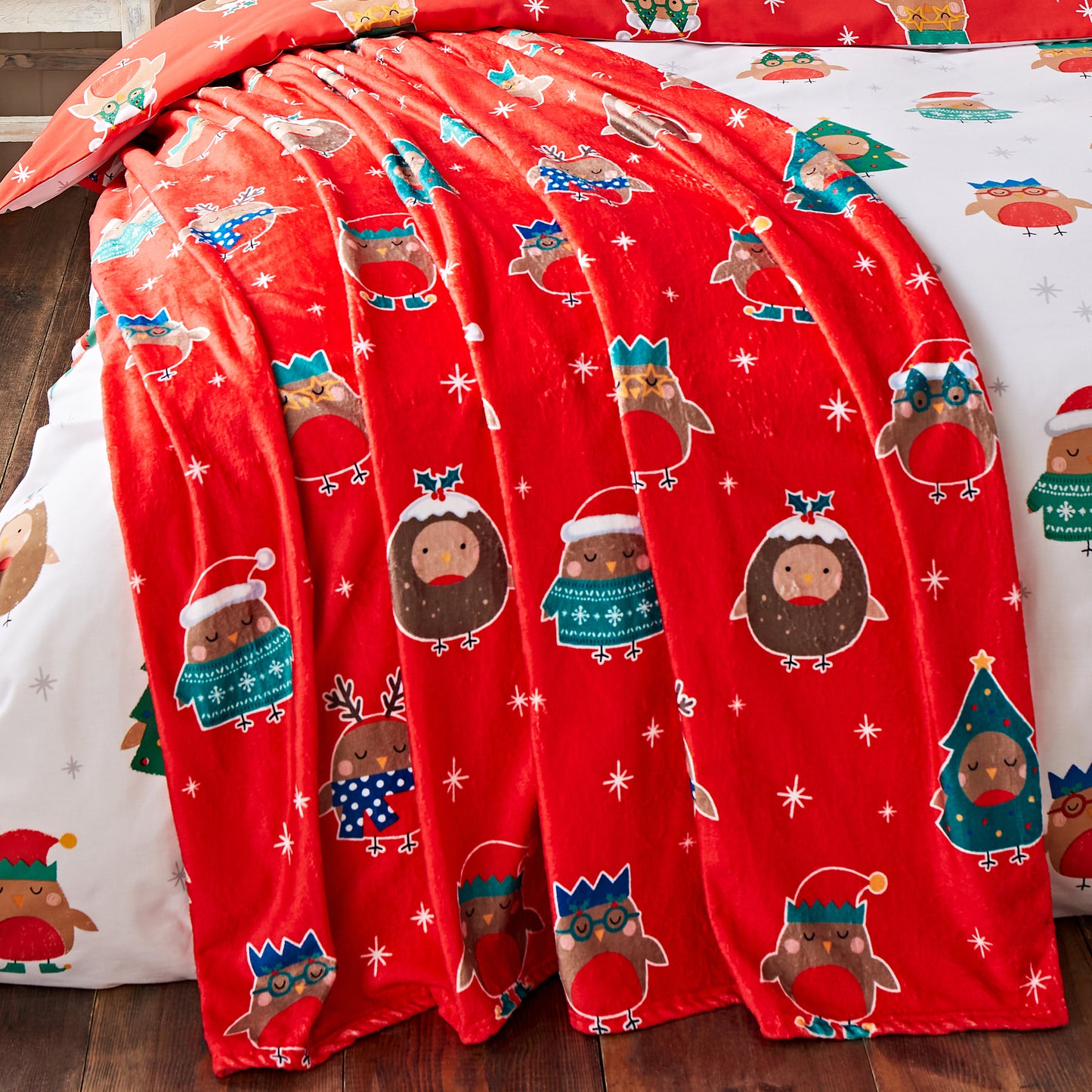 Christmas Party Robins Cosy Fleece Blanket Throw in Red by Catherine Lansfield