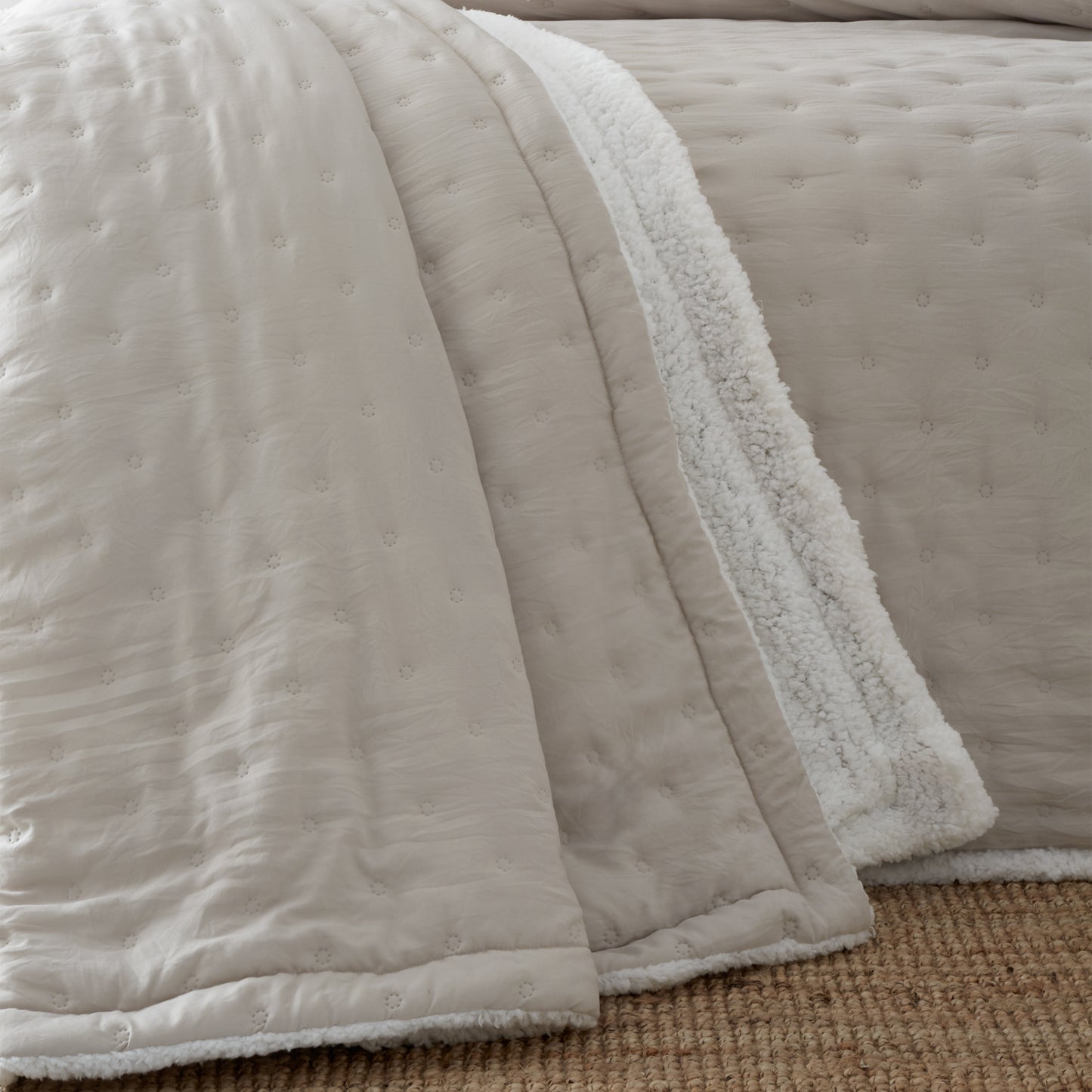 Cosy Nori Soft Sherpa Bedspread in Cream by Catherine Lansfield