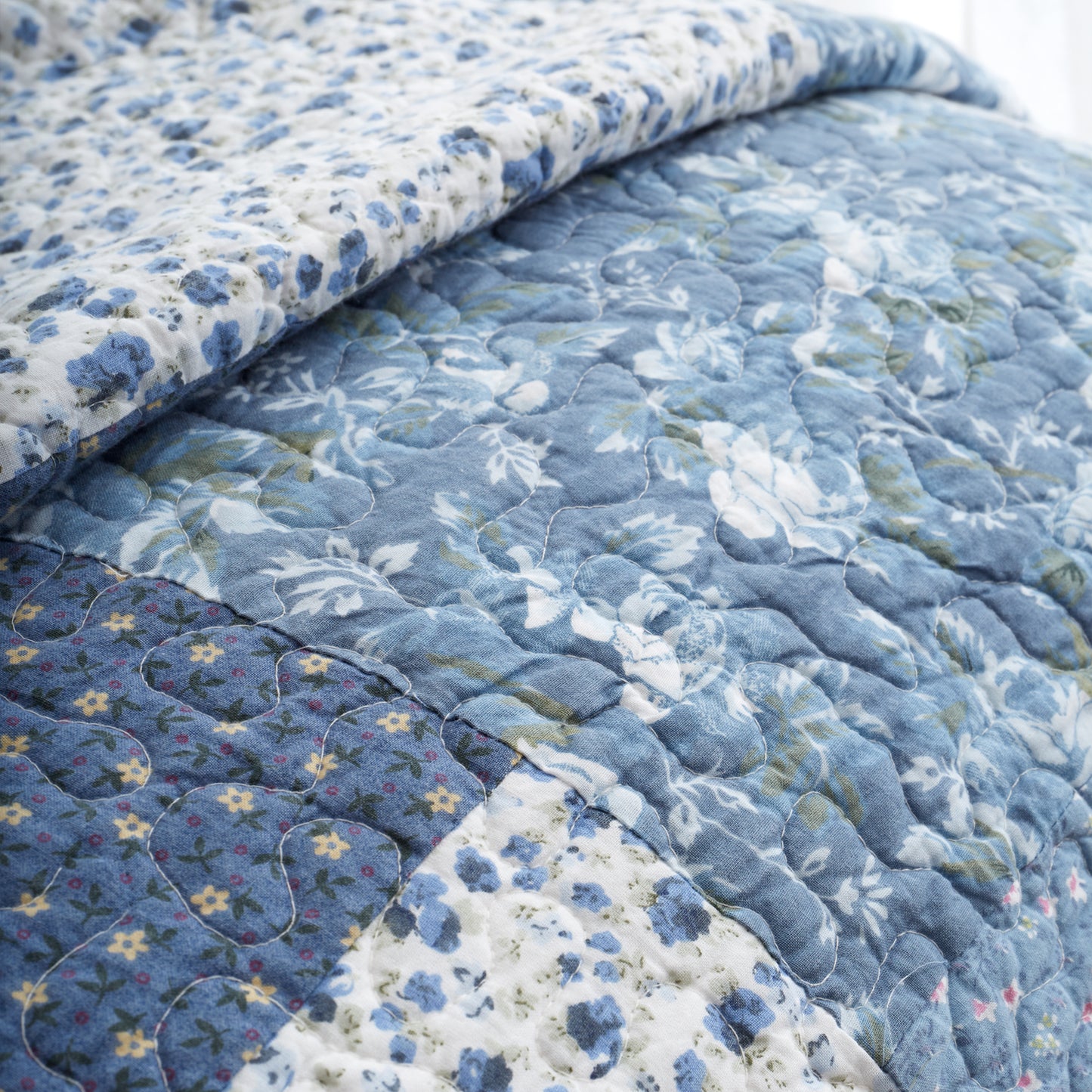 Bianca Limited Edition 100% Cotton Floral Patchwork Bedspread Throw in Blue and White