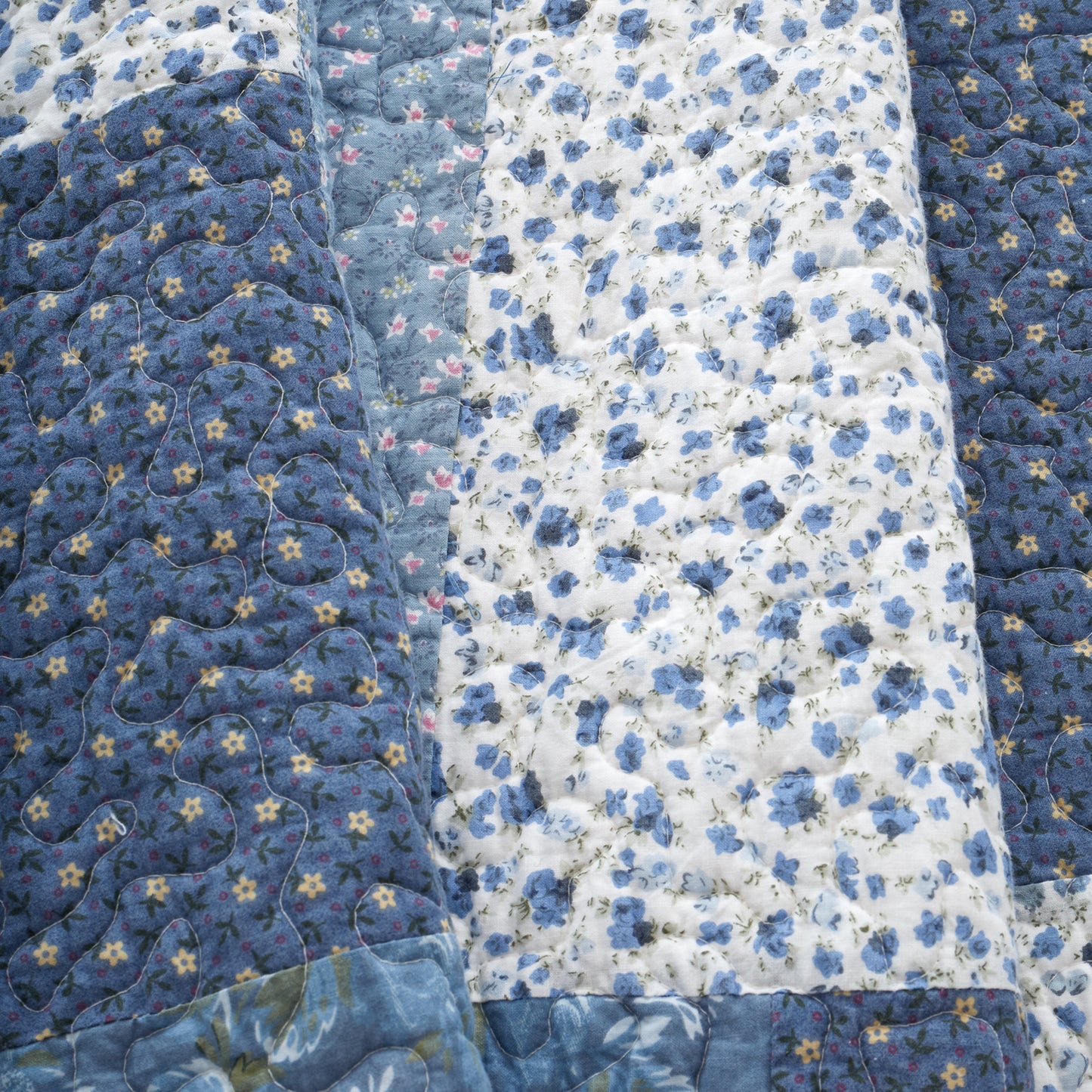 Bianca Limited Edition 100% Cotton Floral Patchwork Bedspread Throw in Blue and White