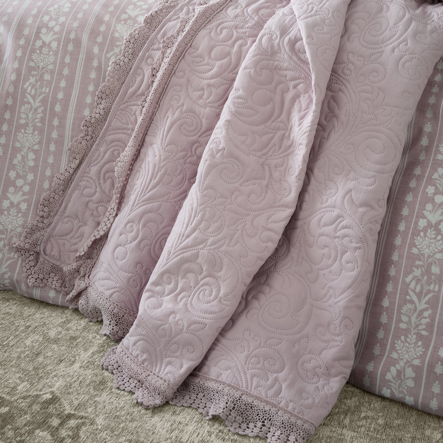 Silhouette Floral Lace 220x230cm Bedspread in Pink - Bridgerton By Catherine Lansfield