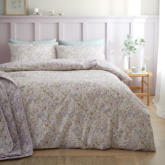 Ditsy Floral 200 Thread Count Cotton Reversible Duvet Cover Set in Lilac by Bianca