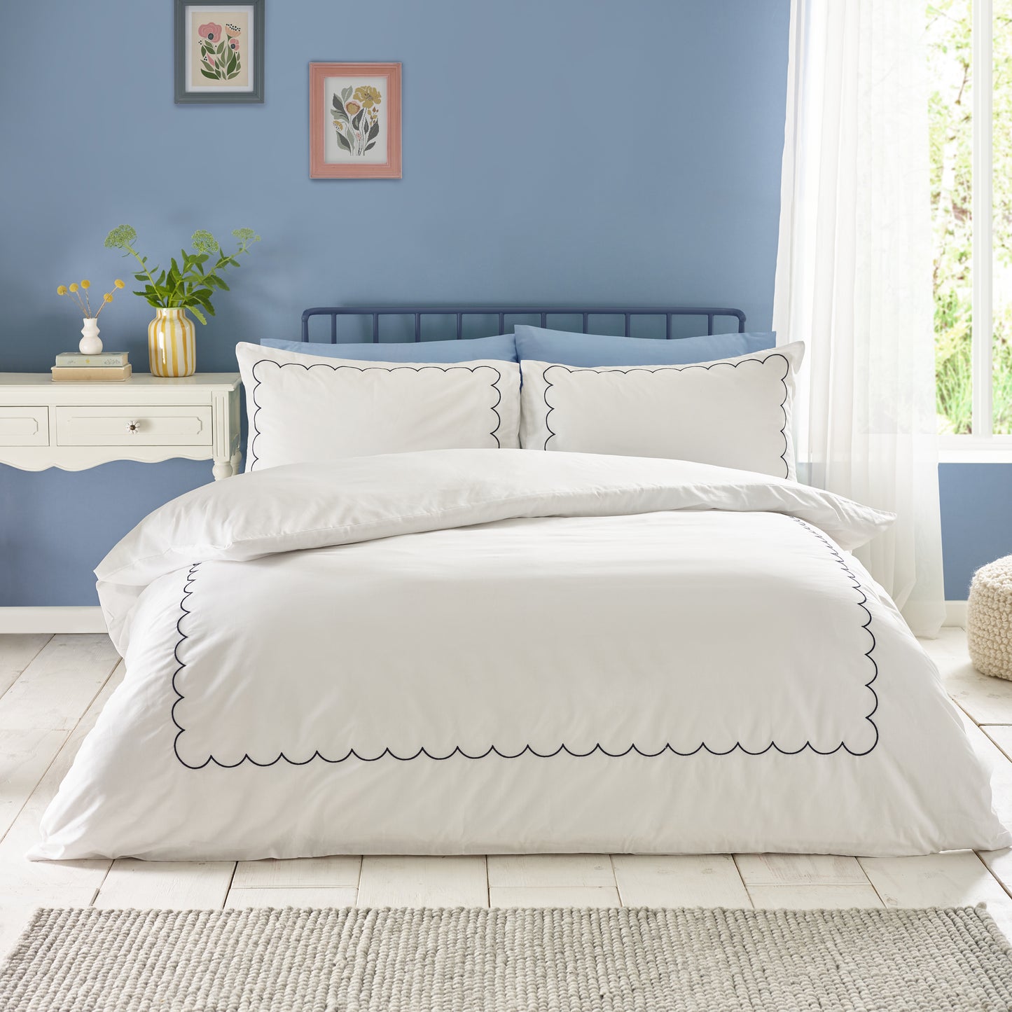 Scallop Border Embroidery Duvet Cover Set in White / Navy by Catherine Lansfield