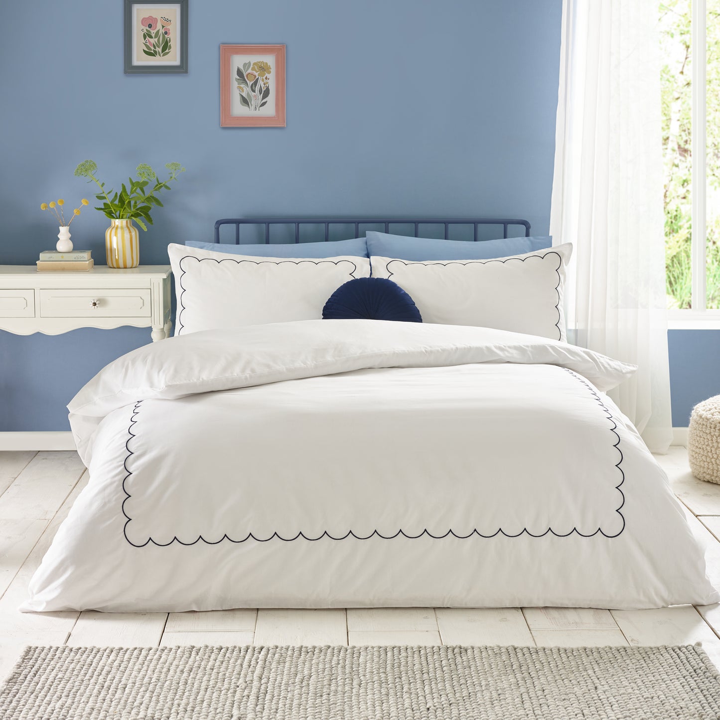 Scallop Border Embroidery Duvet Cover Set in White / Navy by Catherine Lansfield