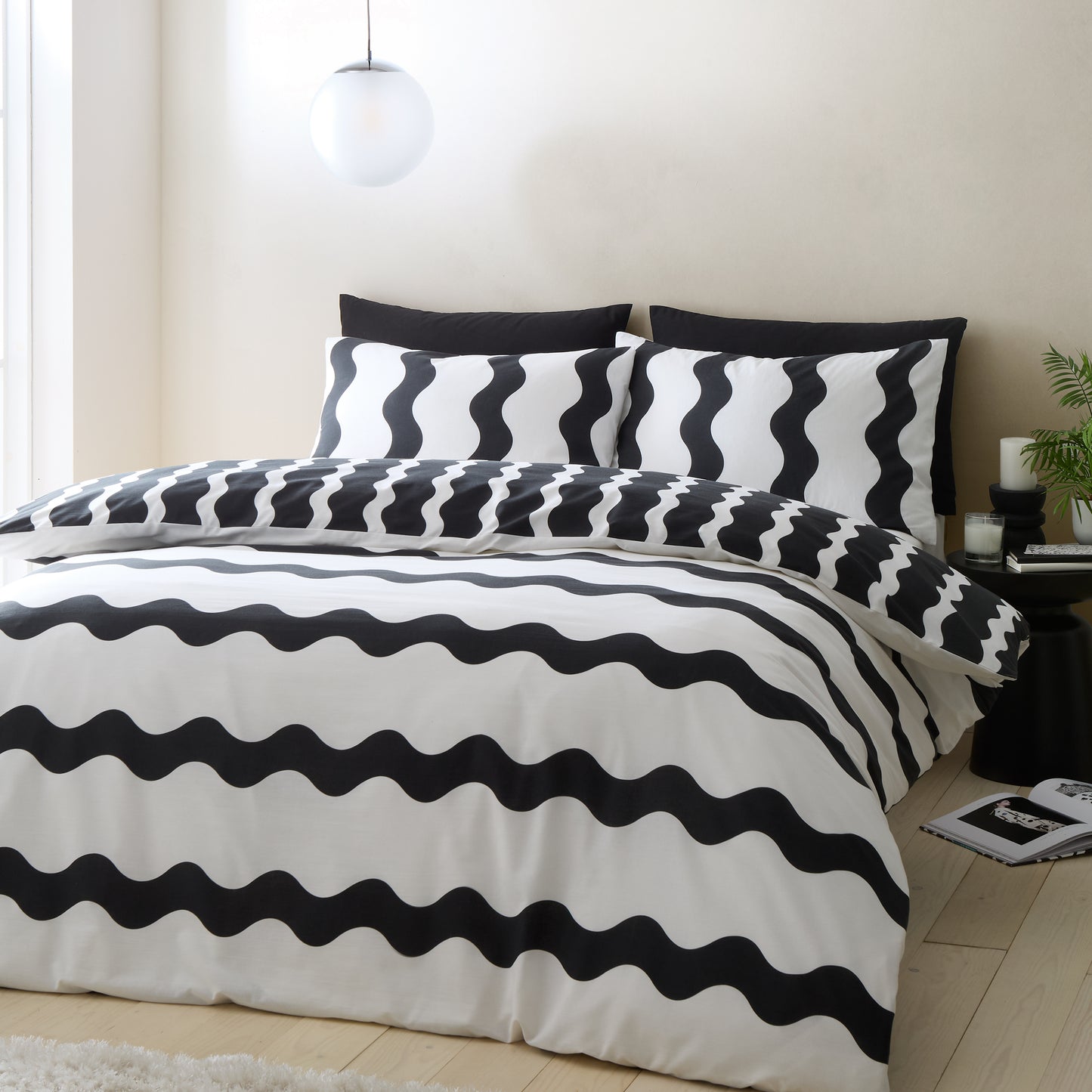 Waves Reversible Duvet Cover Set in Black / White by Sassy B