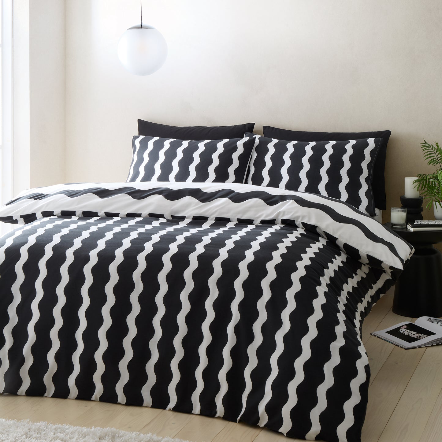 Waves Reversible Duvet Cover Set in Black / White by Sassy B