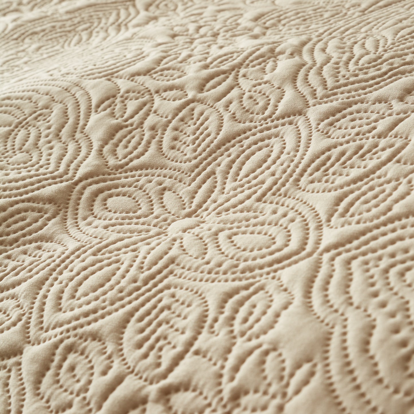 Casablanca Pinsonic Bedspread in Natural by Pineapple Elephant