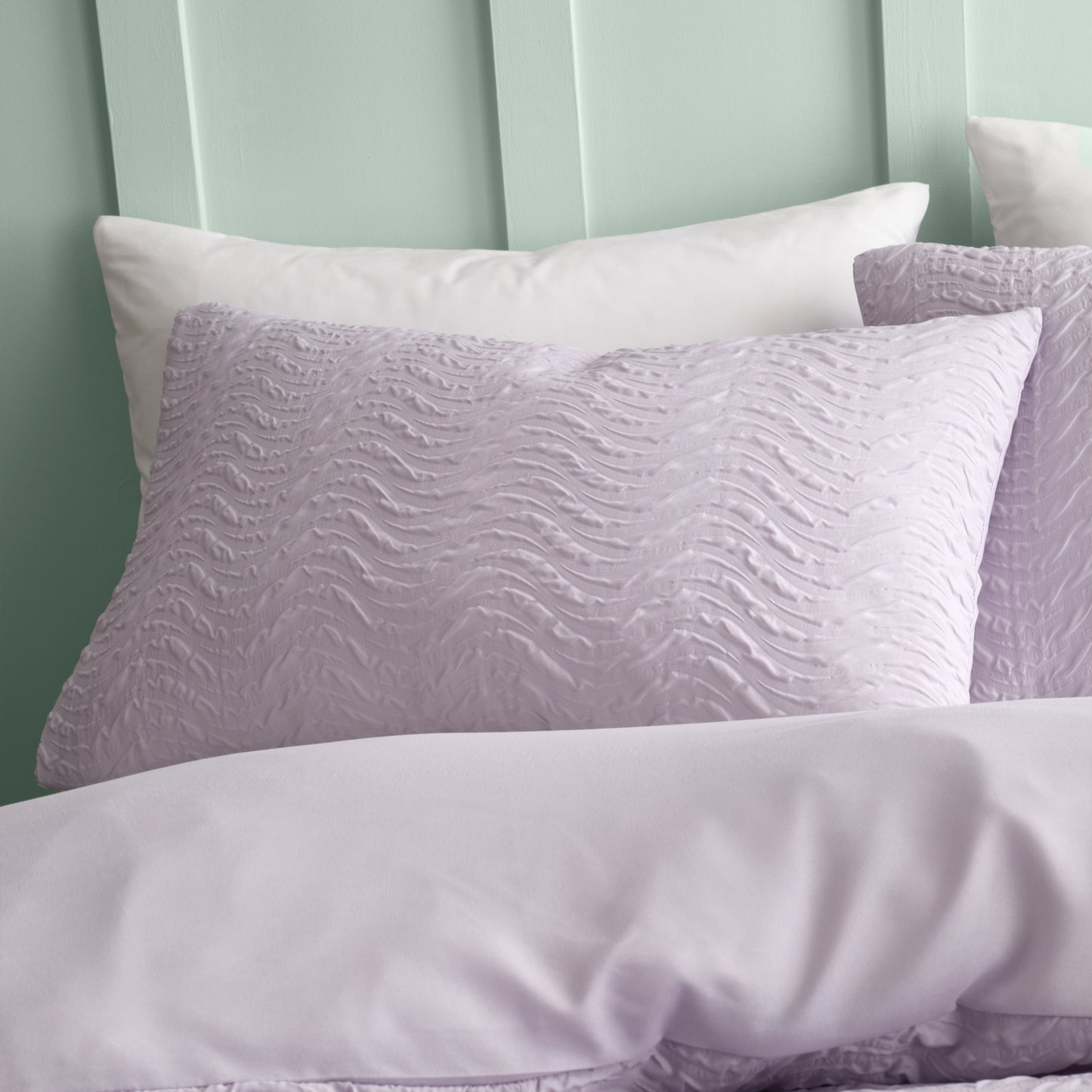 Heatset Wave Duvet Cover Set in Lilac by Catherine Lansfield