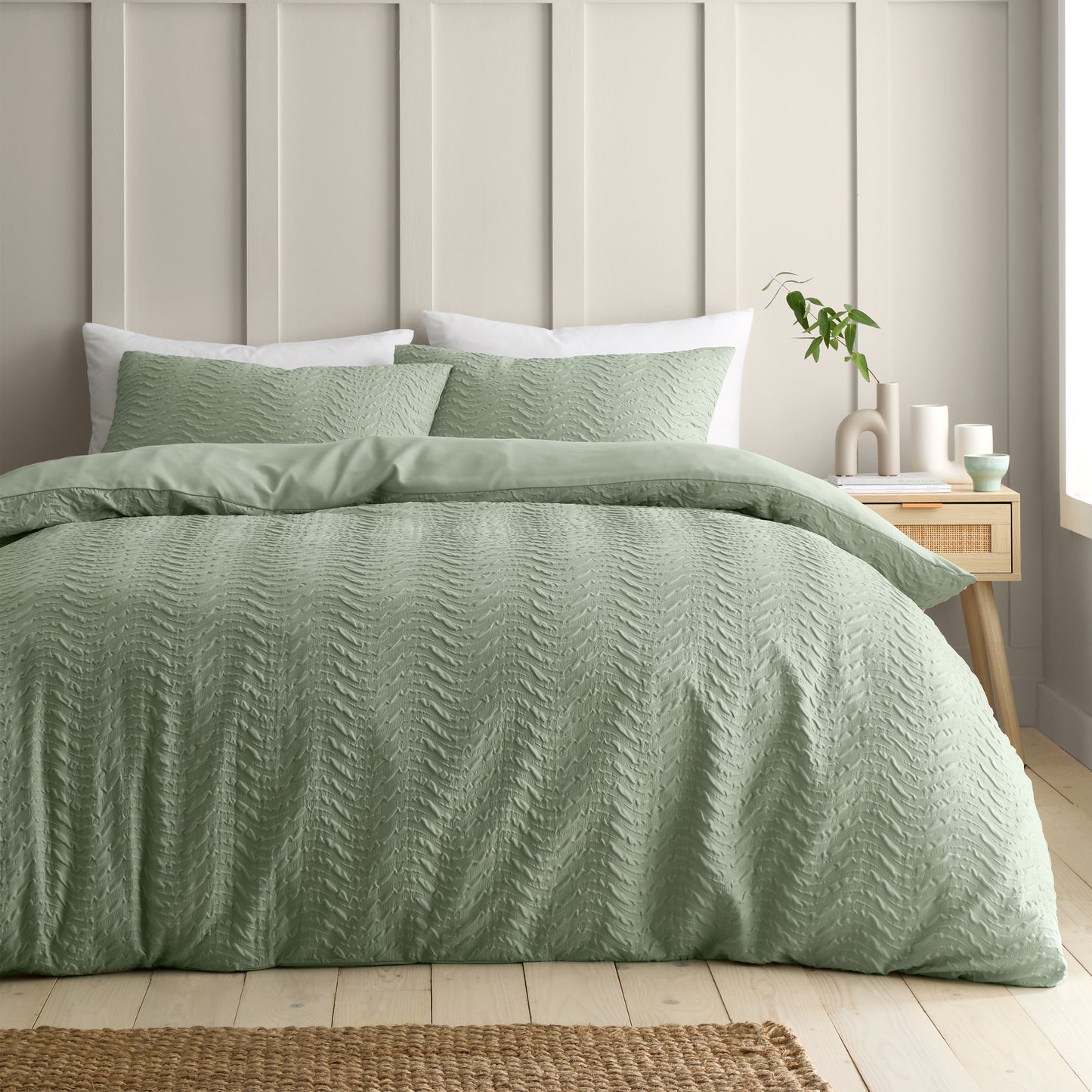 Heatset Wave Duvet Cover Set in Mint Green by Catherine Lansfield