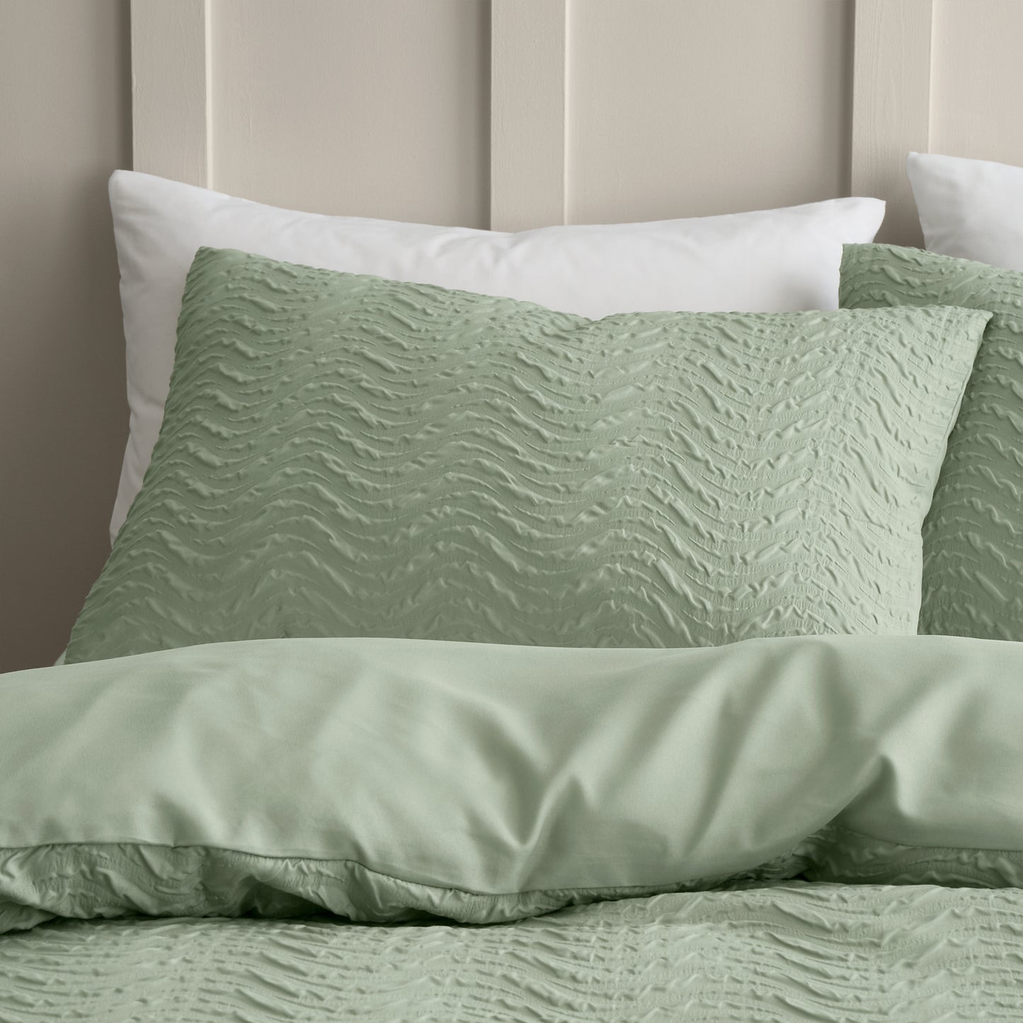 Heatset Wave Duvet Cover Set in Mint Green by Catherine Lansfield