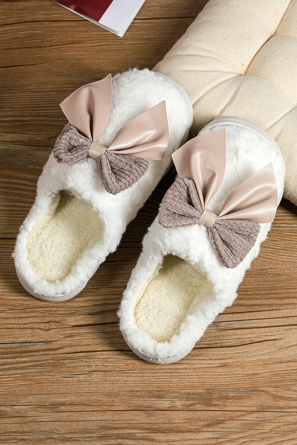 Bowknot Applique Plush Winter Slippers