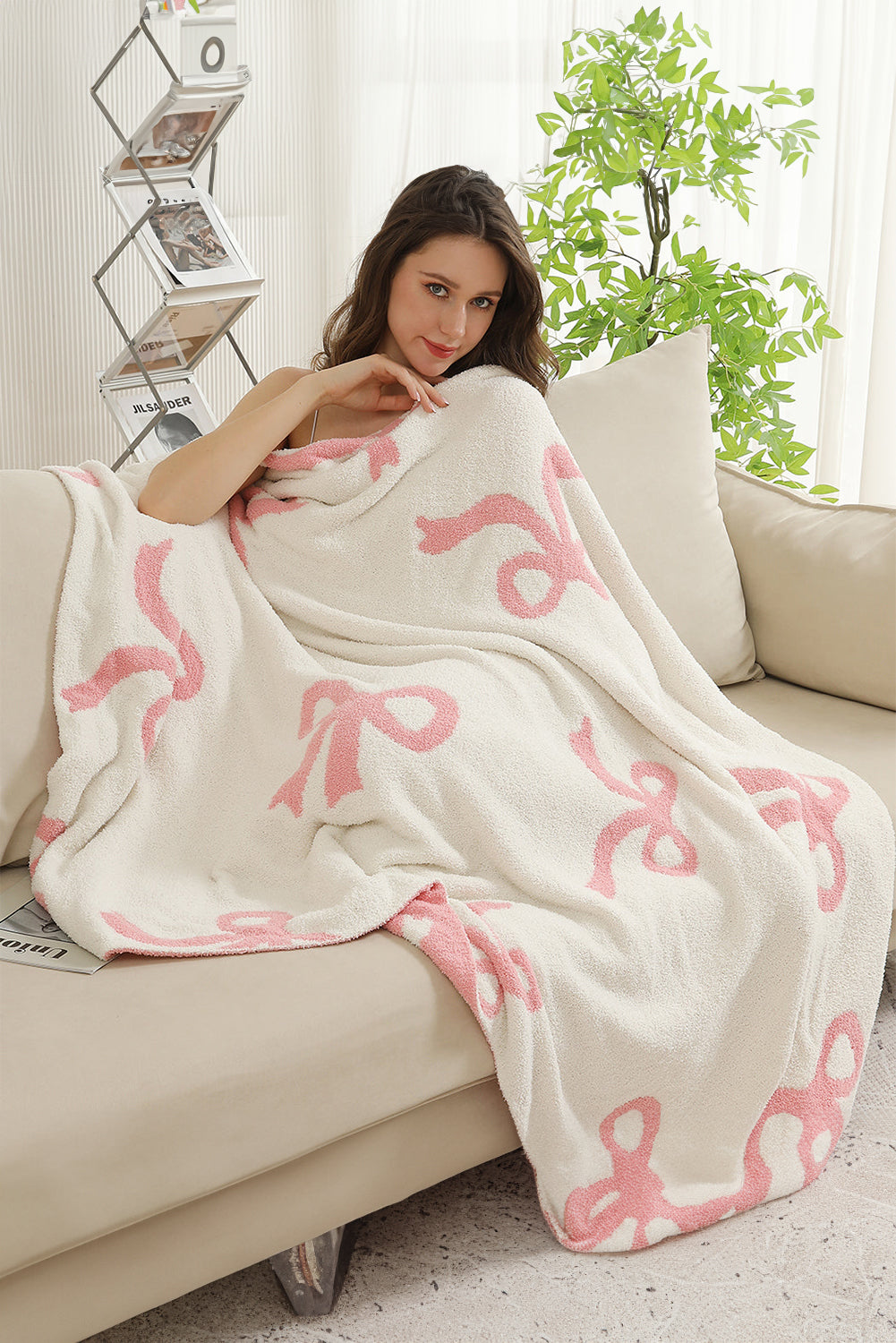 Pink 127 x 152cm Bow Printed Cozy Soft Throw Blanket