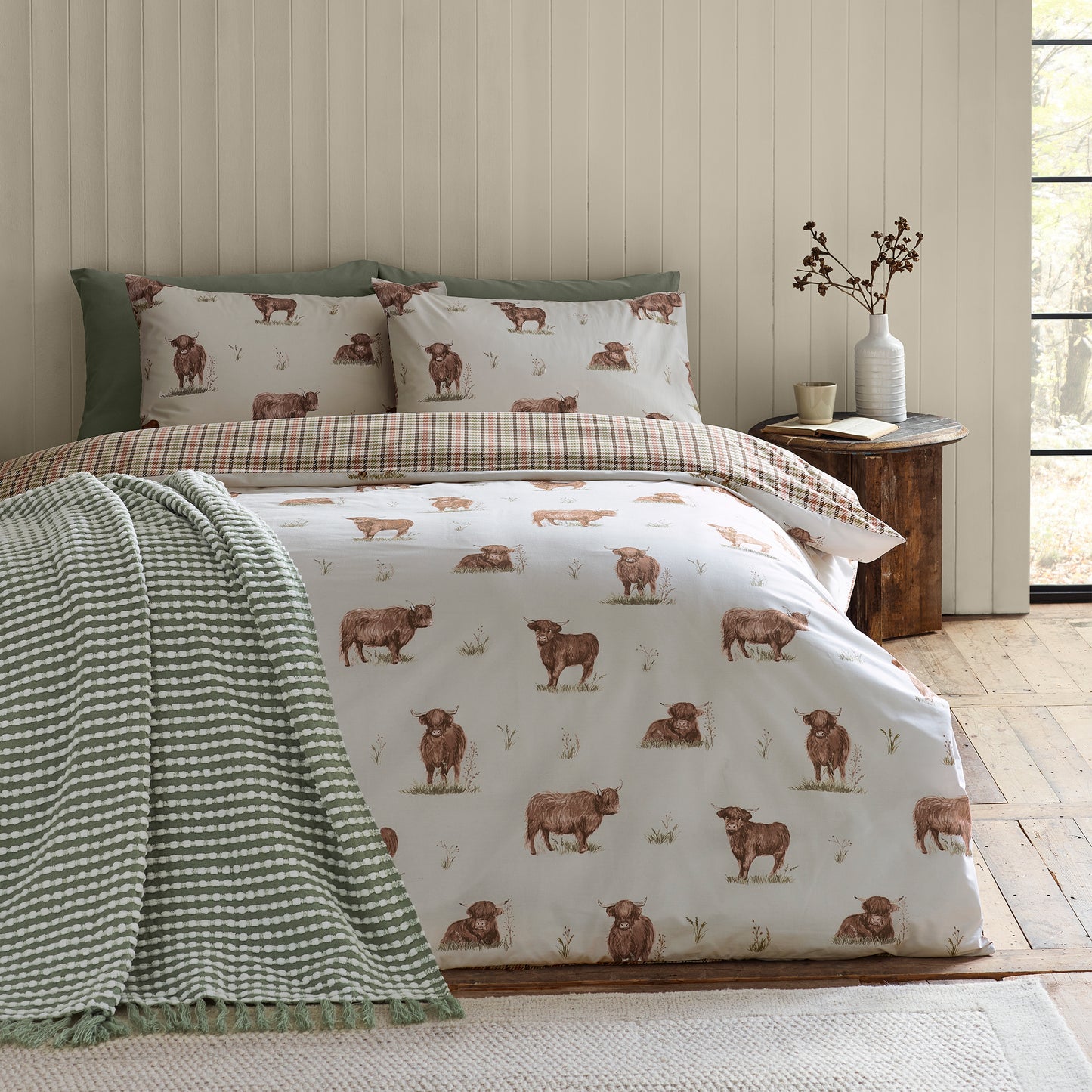 Angus Highland Cow Reversible Duvet Cover Set in Natural by Catherine Lansfield