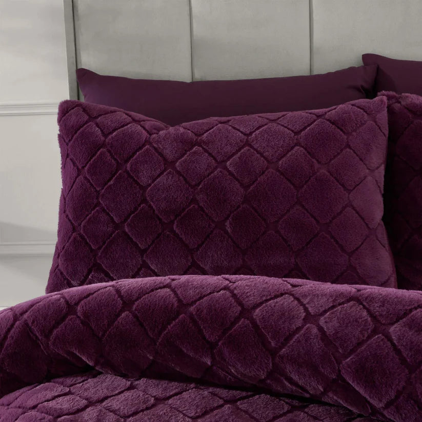 Cosy Diamond Faux Fur Plum Duvet Cover Set by Catherine Lansfield