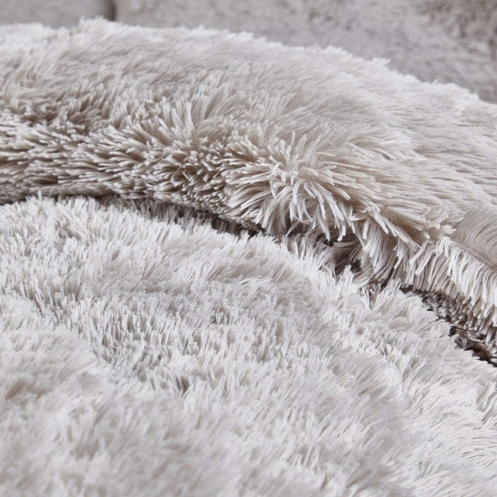 Cuddly Faux Fur Silver Duvet Cover Set by Catherine Lansfied