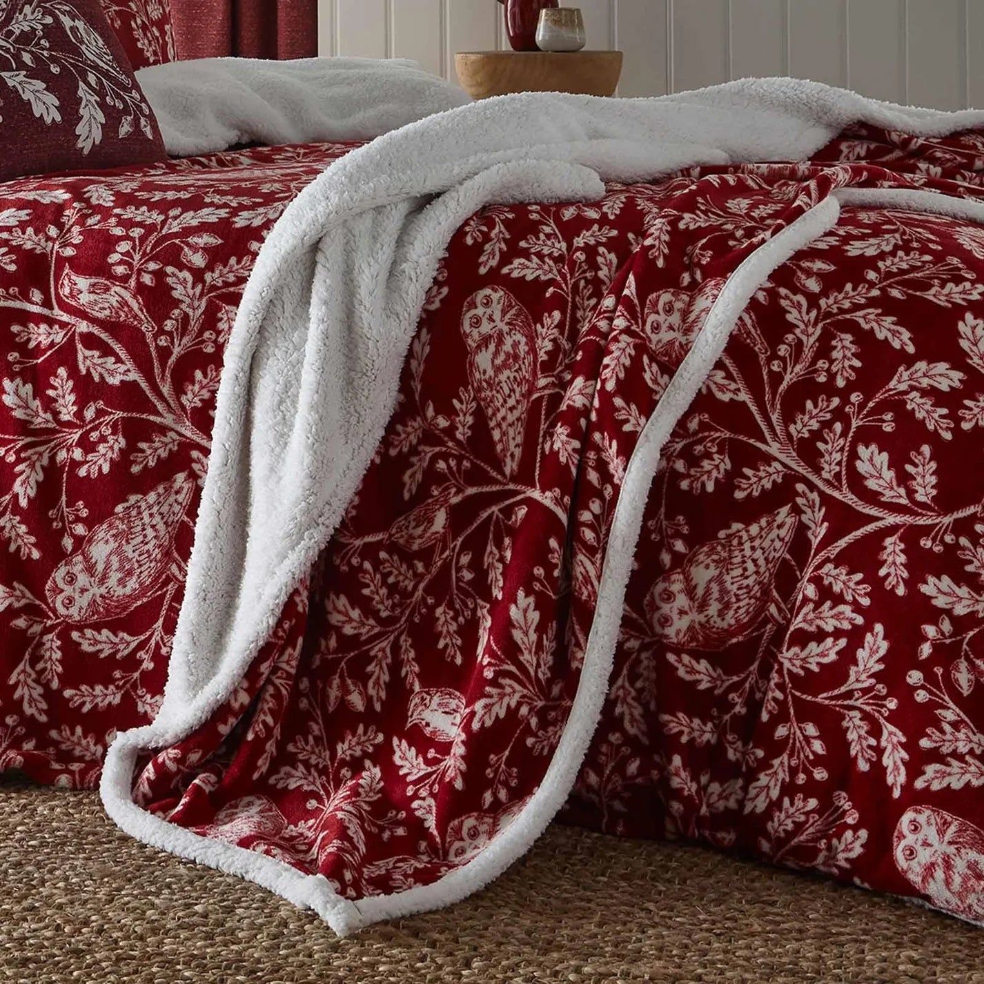 Red Woodland Owls Sherpa Fleece Throw by D&D Lodge