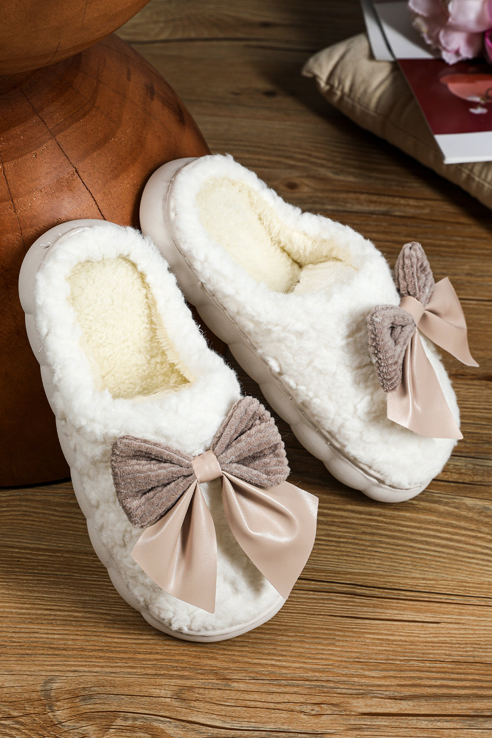 Bowknot Applique Plush Winter Slippers