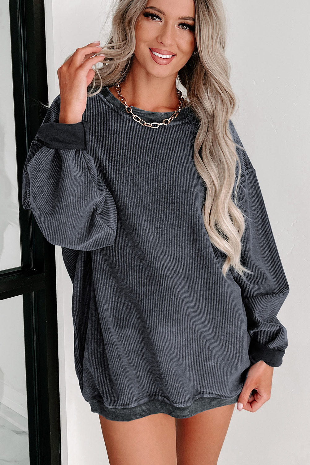 Solid Ribbed Round Neck Pullover Sweatshirt