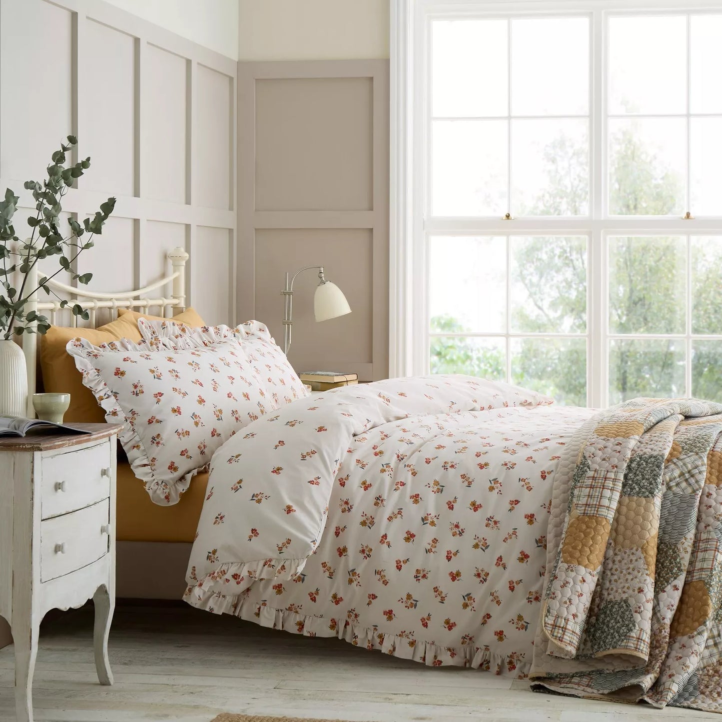 Frill Ditsy Floral Duvet Cover Set by Catherine Lansfield